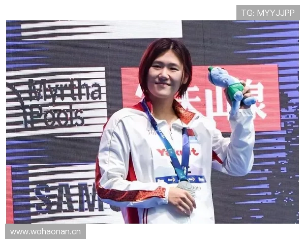 叶诗文家里泳池比我家客厅还大